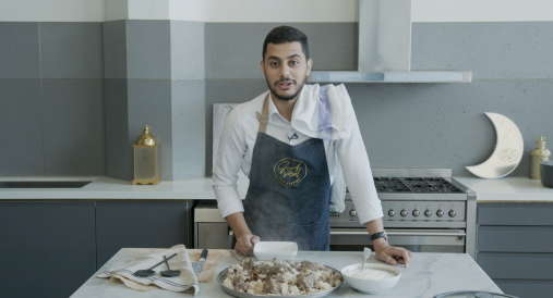 Omar Al-Jamal cooking Maqlooba